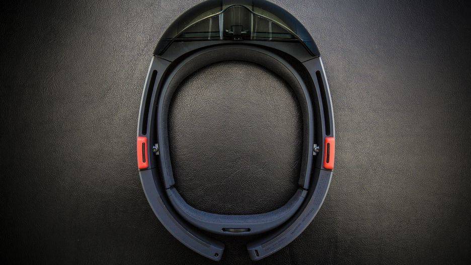 Microsoft HoloLens - Bottom