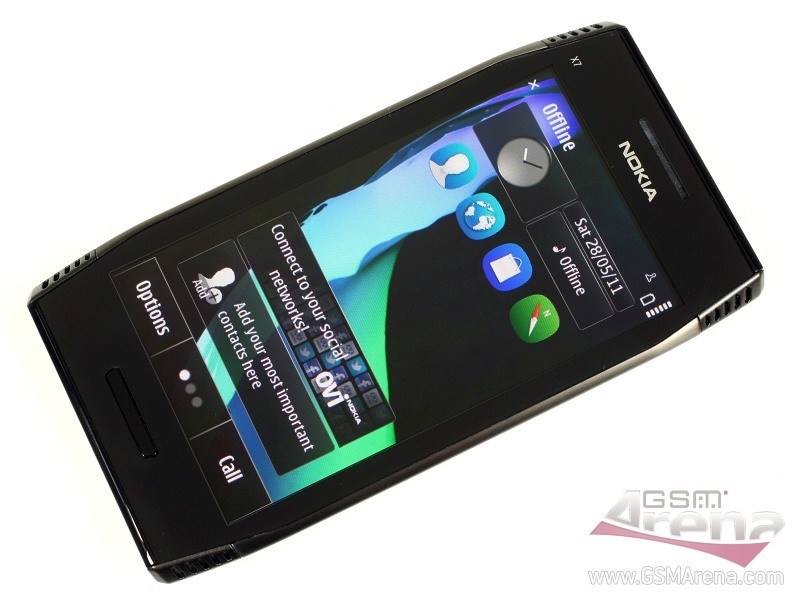 Nokia X7-00