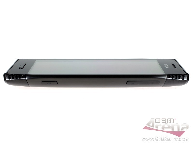 Nokia X7-00
