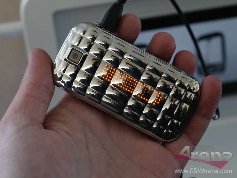 Samsung S5150 Diva folder