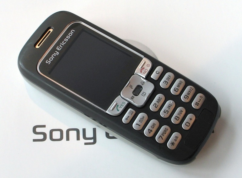 Sony Ericsson J220
